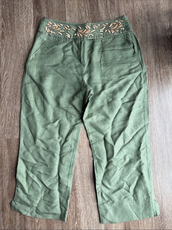 Larry Levine Pants - 💥Larry Levine Beaded Linen Blend Capris💥